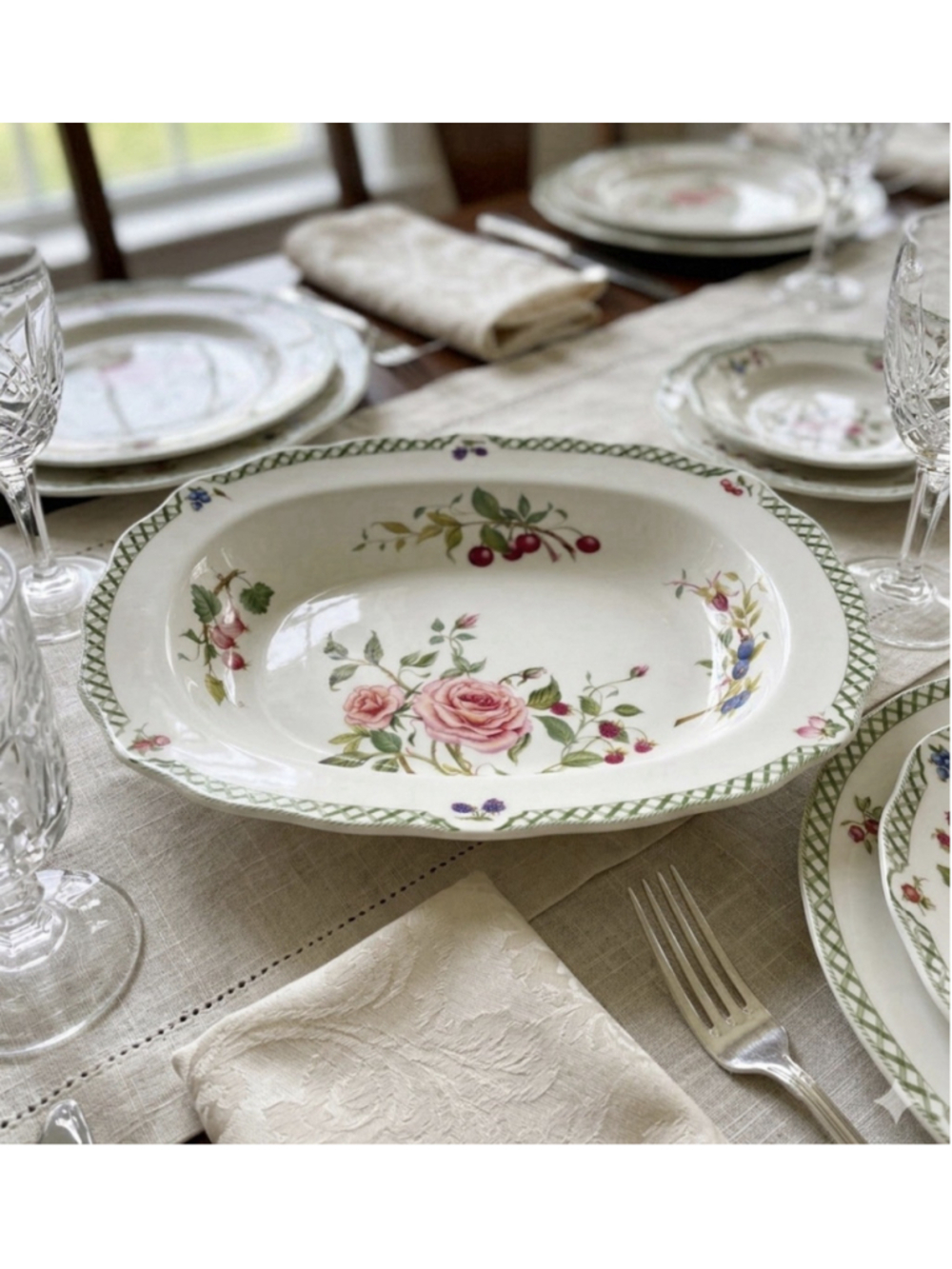 Royal Doulton Victorian Garden - Vegetable Dish (Open)